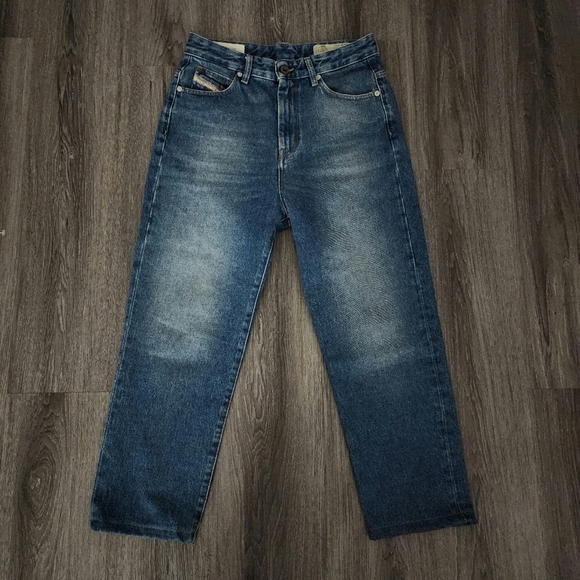 Diesel D-ELISELLE 0076x Straight High Waist Jean - Picture 6 of 12